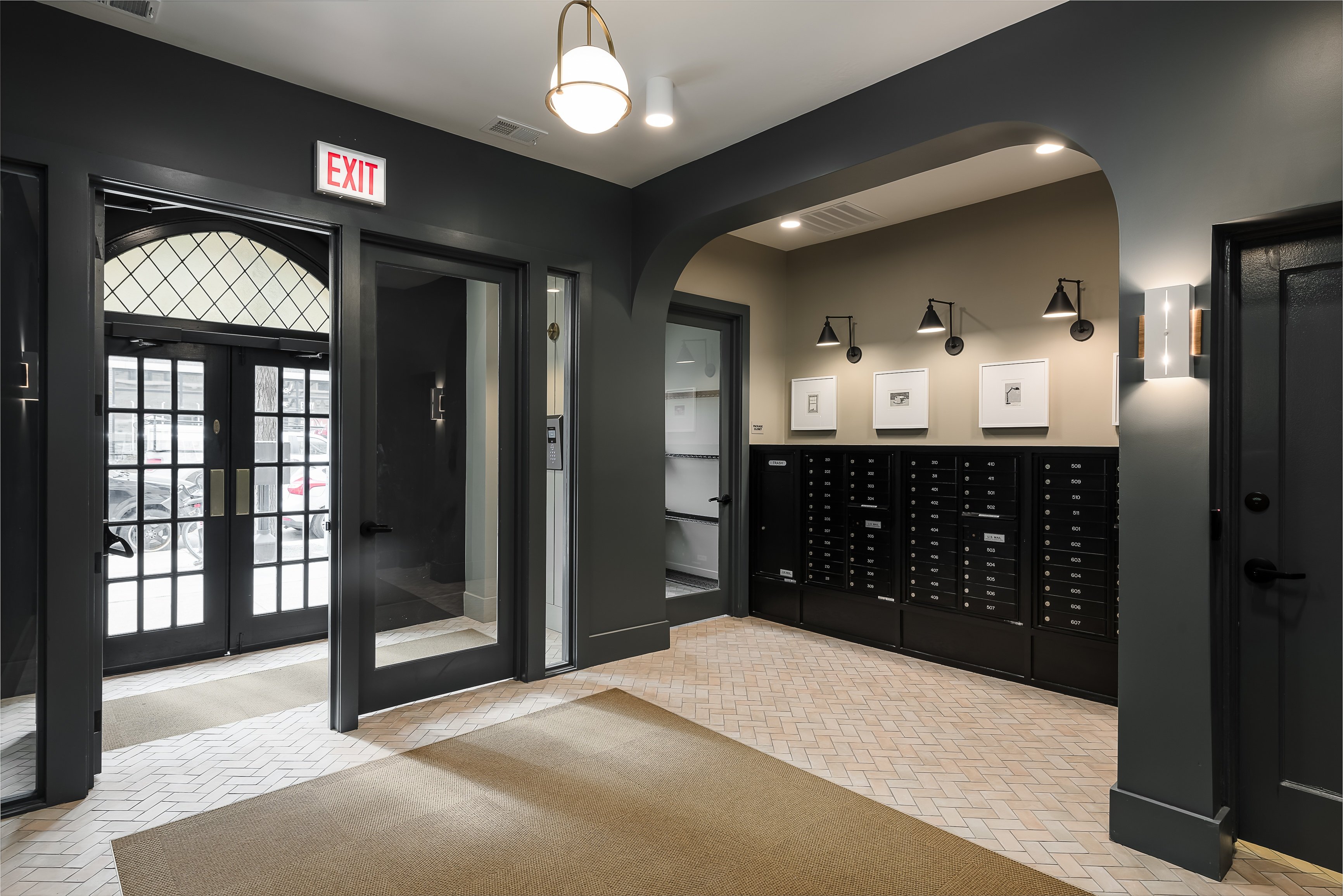 1650 W. Roscoe St. 1650 W. Roscoe St., Chicago, IL 60657 - Leasing by Cross Street